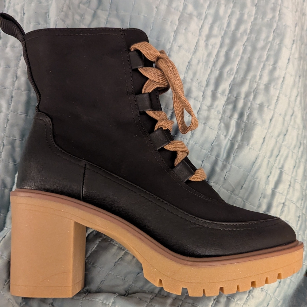 Women's Black and Tan Lace-Up Ankle Boots
